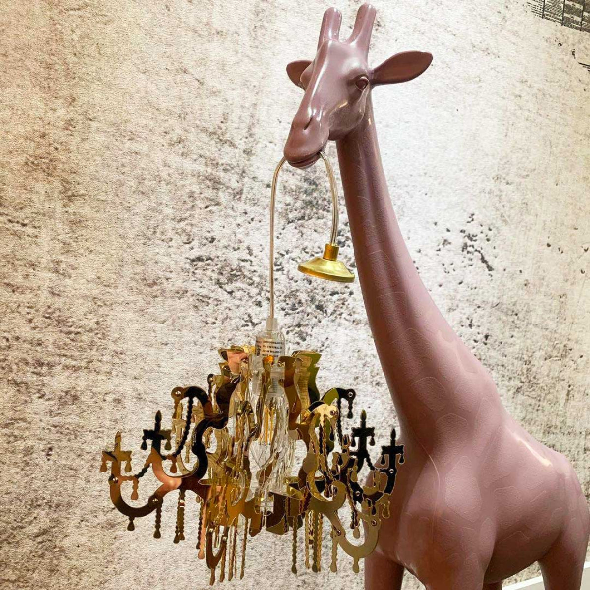 Giraffe In Love Chandelier - Qeeboo