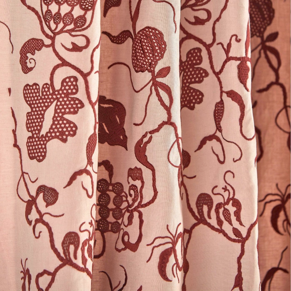 Sanderson x Giles Deacon &#39;Mydsommer Pickings - Conch/Madder&#39; Fabric