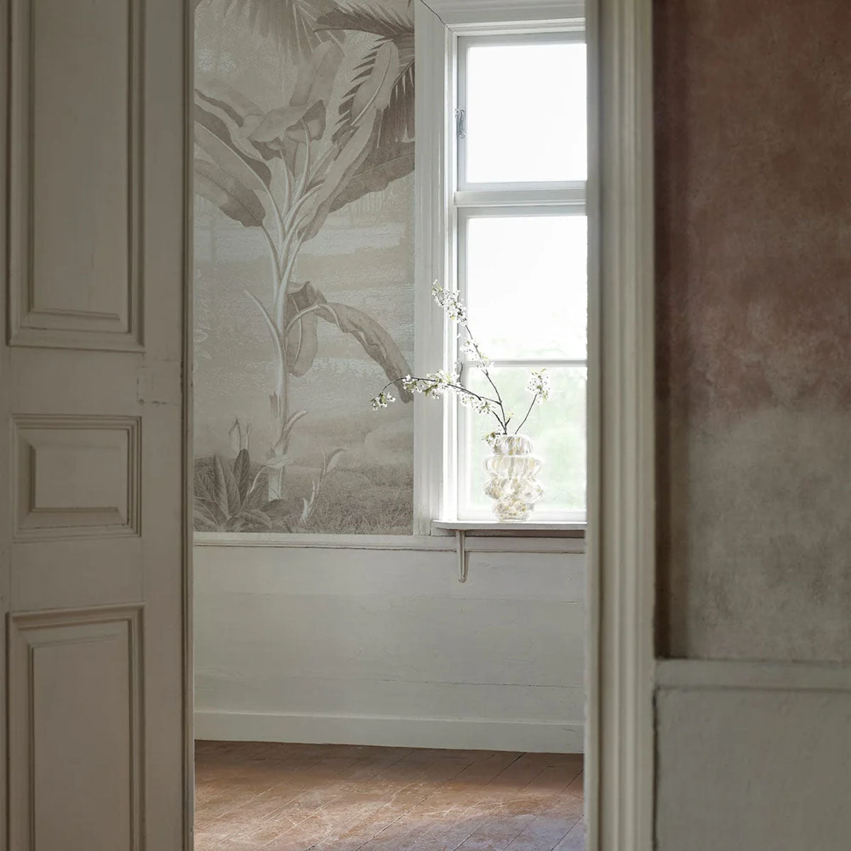 Vintage Palms Mural Wallpaper - Borastapeter