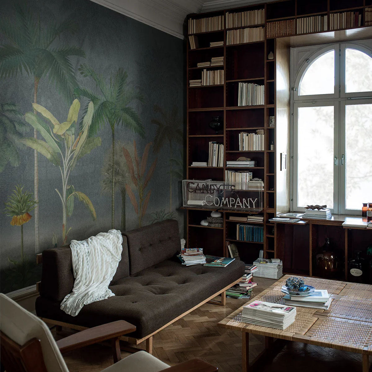 Vintage Palms Mural Wallpaper - Borastapeter