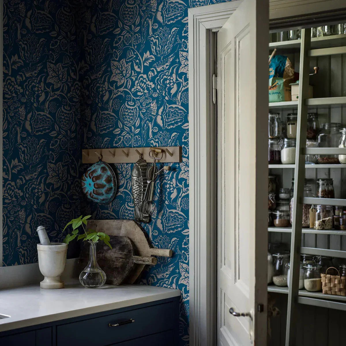 Wundervogel Mural Wallpaper - Borastapeter