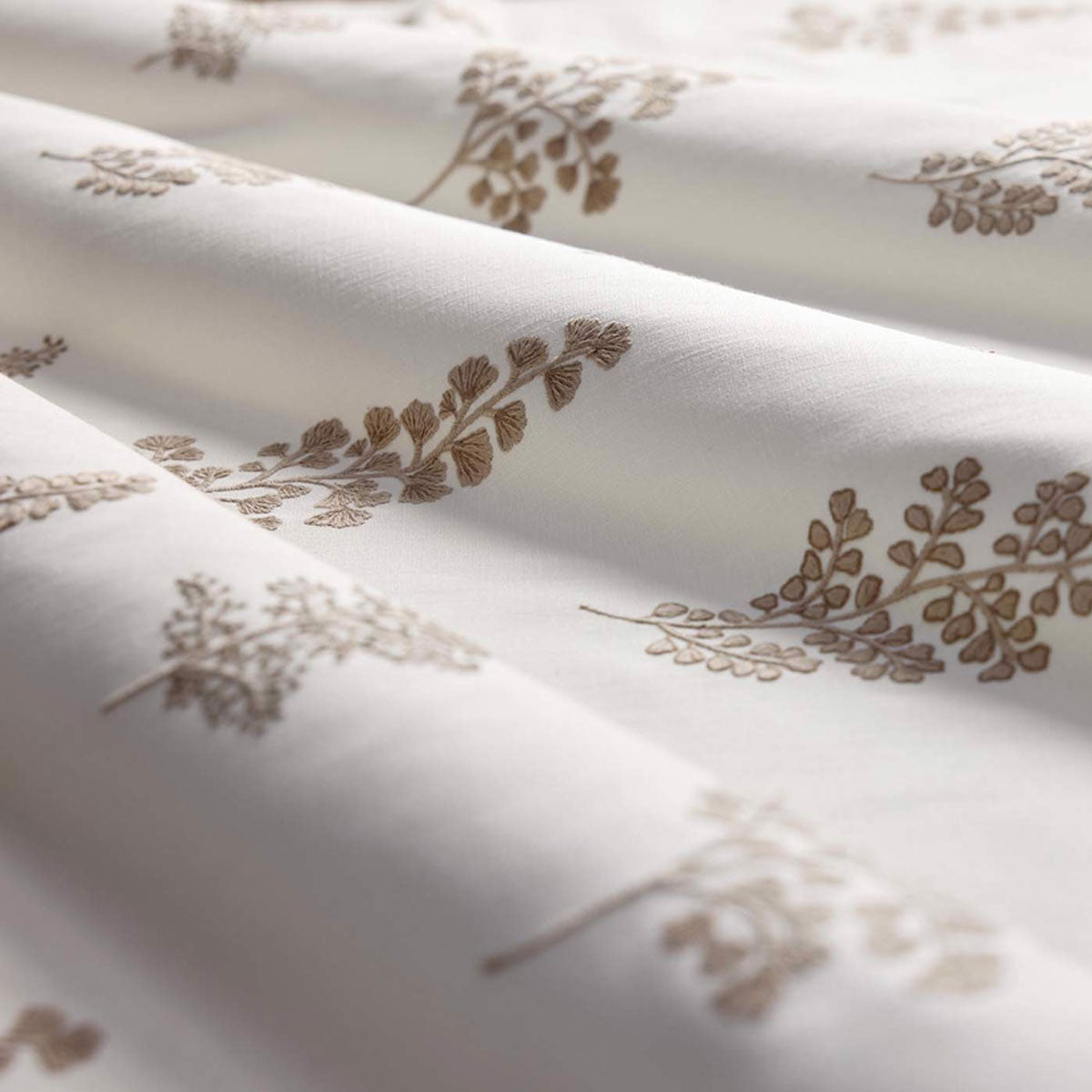 Clarke & Clarke Herbarium fabric – Pebble (2)