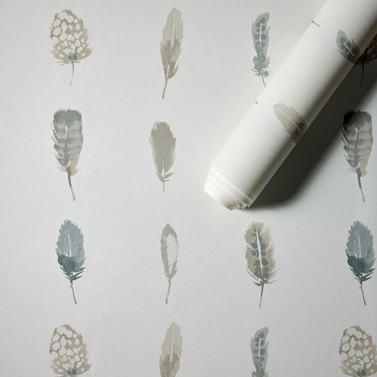 Harlequin Limosa wallpaper – Stone/Pebble/Parchment (2)