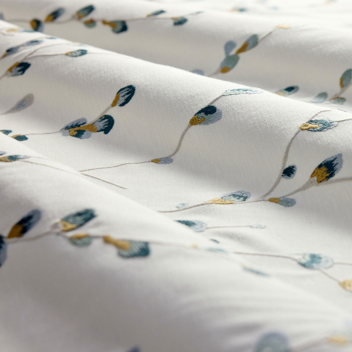 Harlequin Salice Embroidery fabric – Azul/Julip (2)