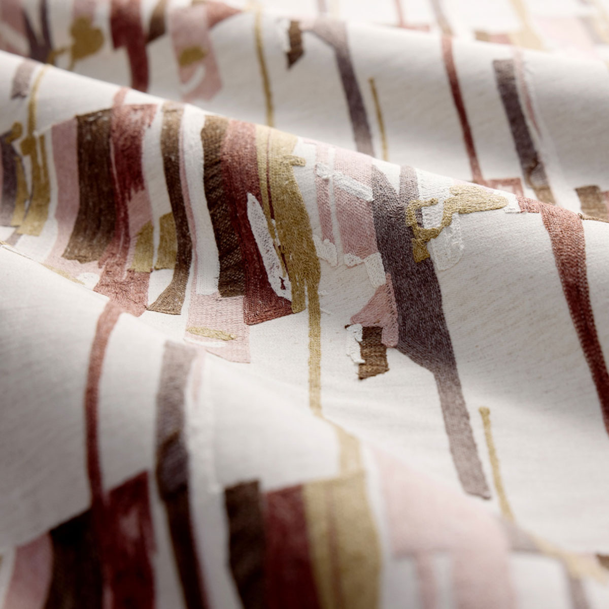 Harlequin Zeal II fabric – Rouge/Julip/Burgundy (2)